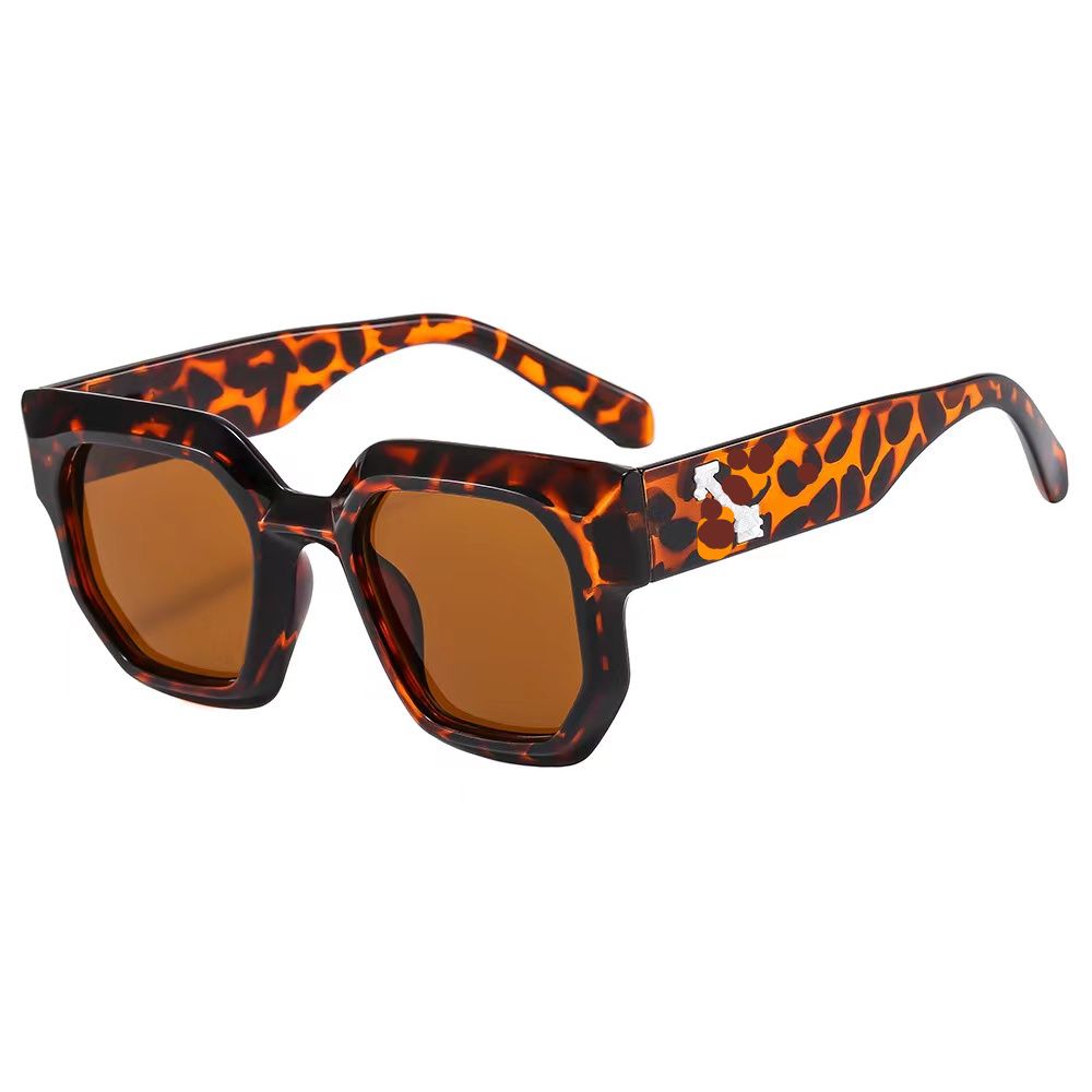 Leopard print frame double tawny lens