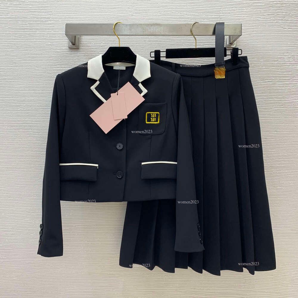 #5-Black-skirt set