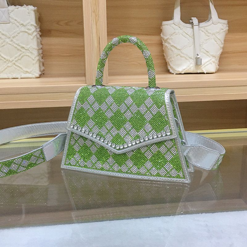 Diamond lattice light green