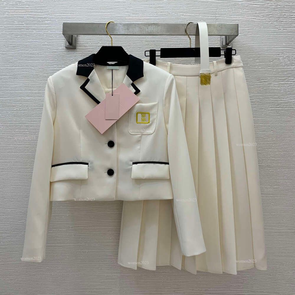 #5-White-skirt set