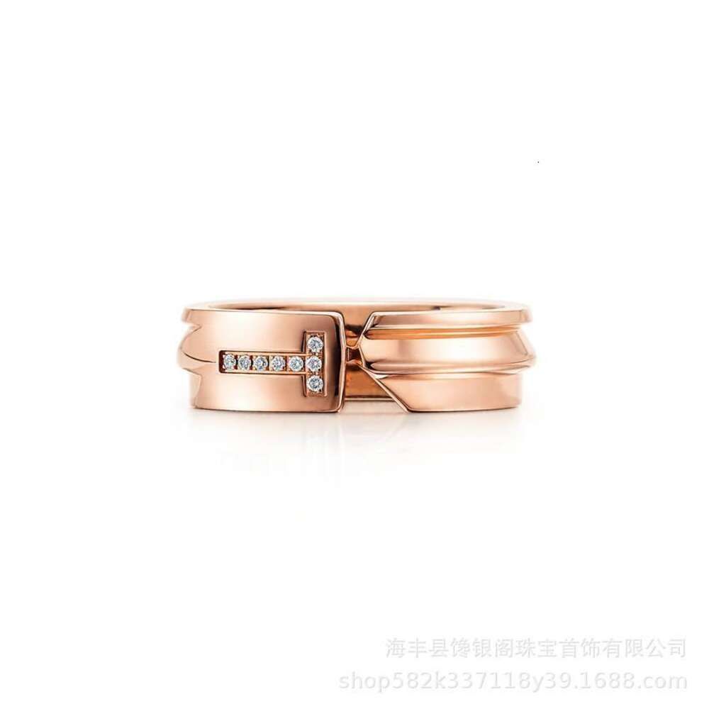T-shaped stone ring in rose gold color