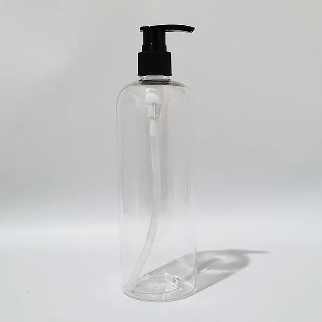 500 ml transparente Plastikflasche in Schwarz
