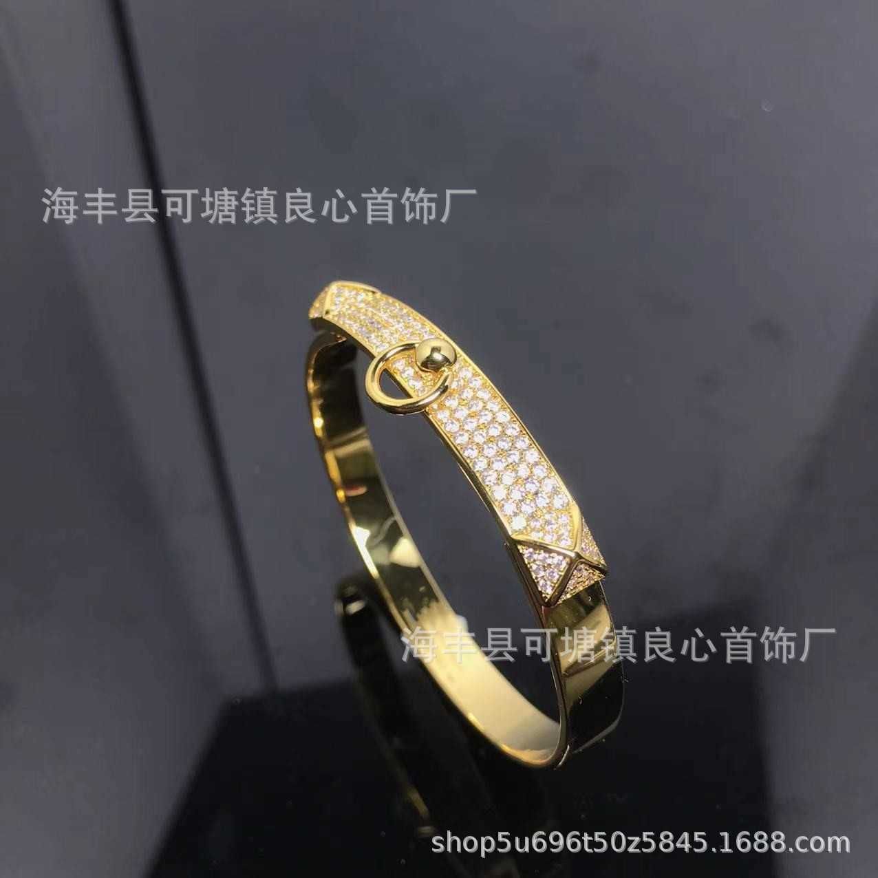 Bracelete dourado