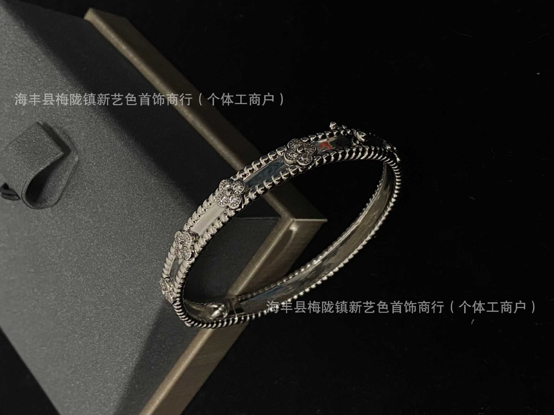 ブレスレット-Platinum -Bracelet -Small（