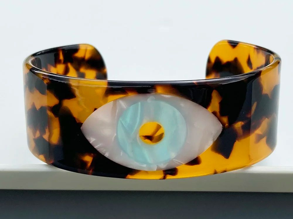 Metal Color:Eye cuff bangle