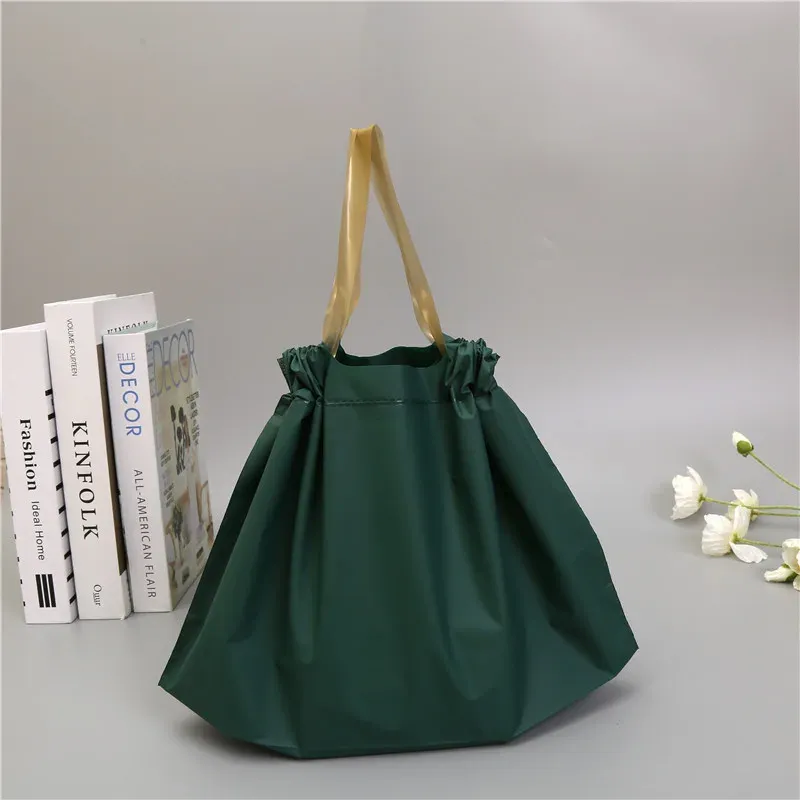 bolsa en blanco 45x35cm verde