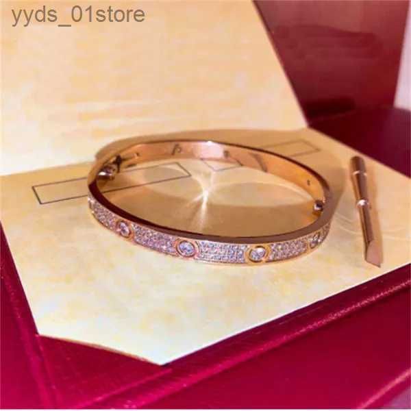 Rosguld. Tio diamanter 16 cm