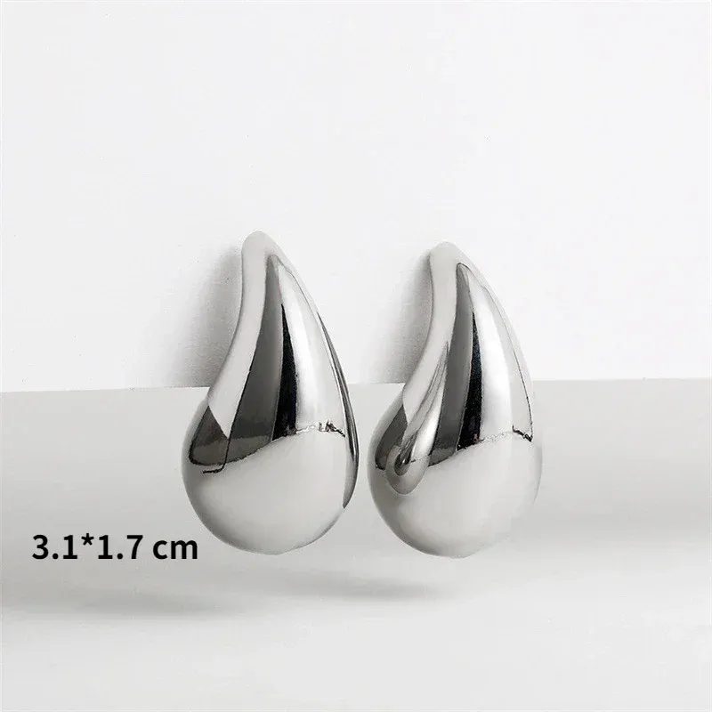 3.1 cm- Silver Color