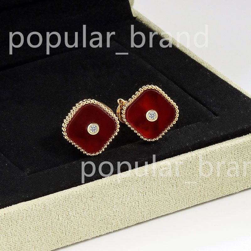 Ouro vermelho com diamante