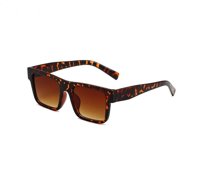 Leopard print frame tawny lens