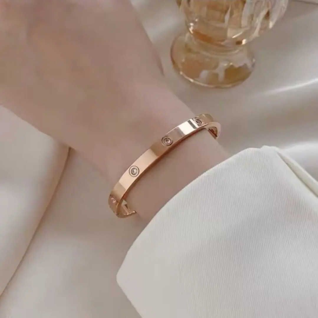 Knapper auf Armband großes Roségold 19 Roségold