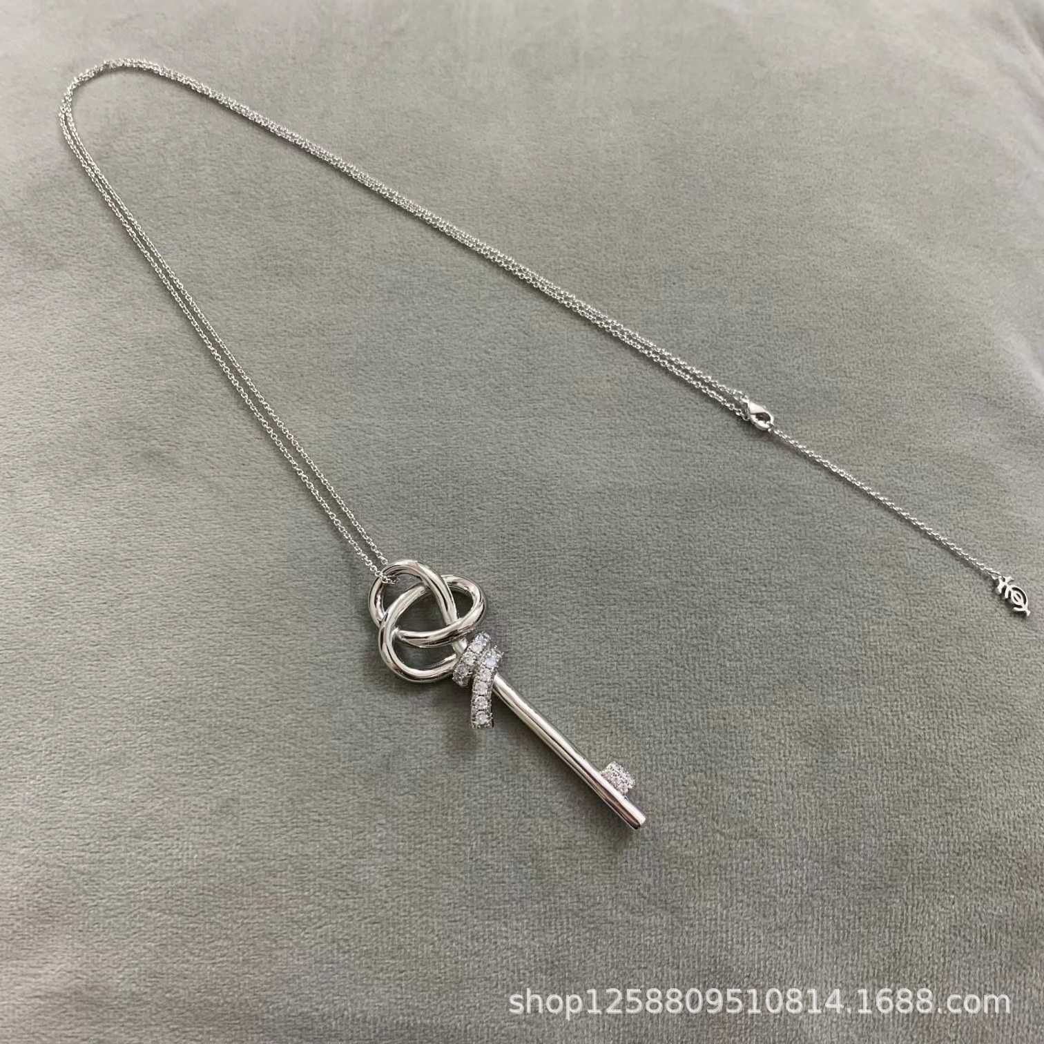 Key Necklace in Platinum-45cm