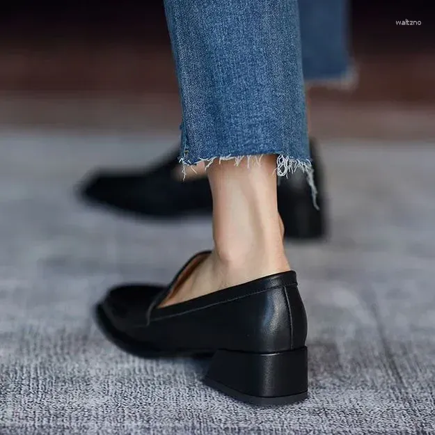 Black (Heel 3cm)