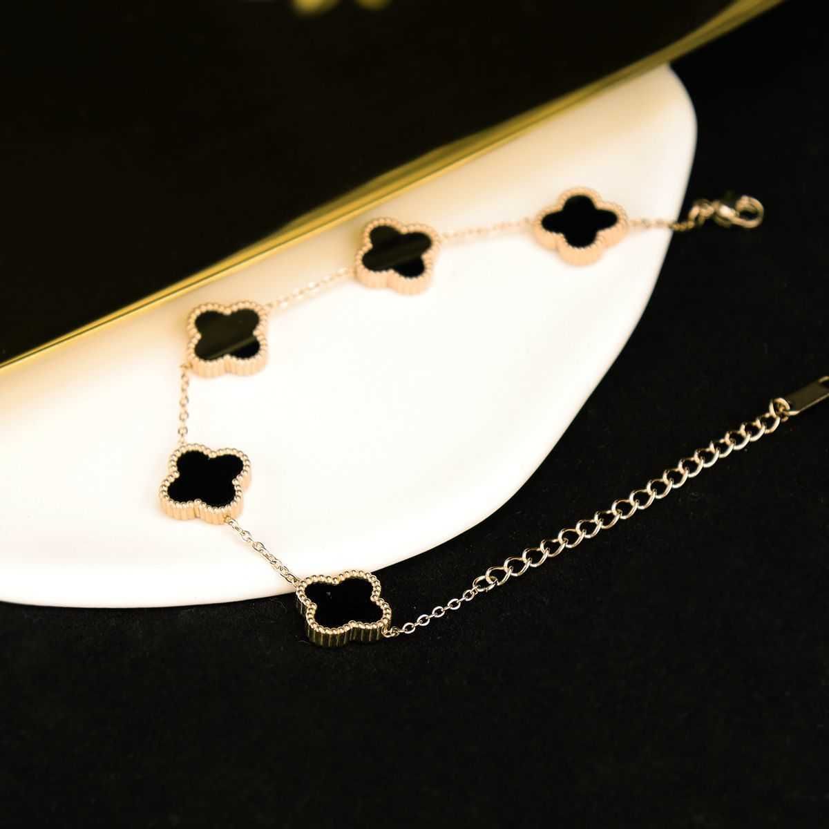 Black Double Sided Clover Bracelet -/1