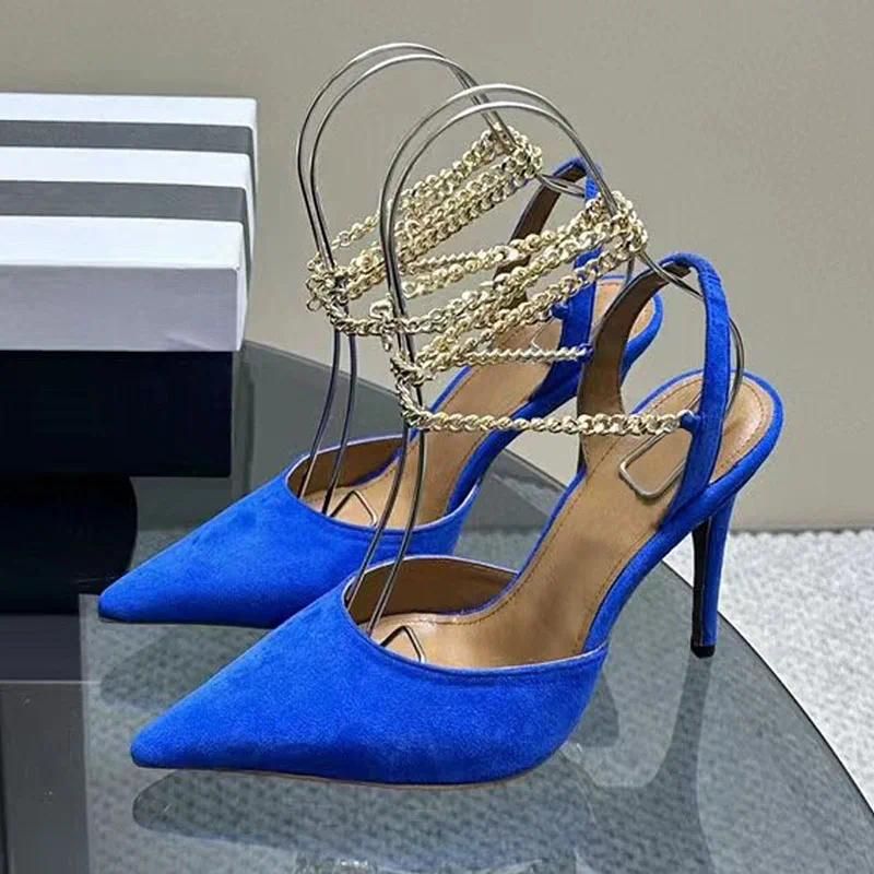 Blue pumps