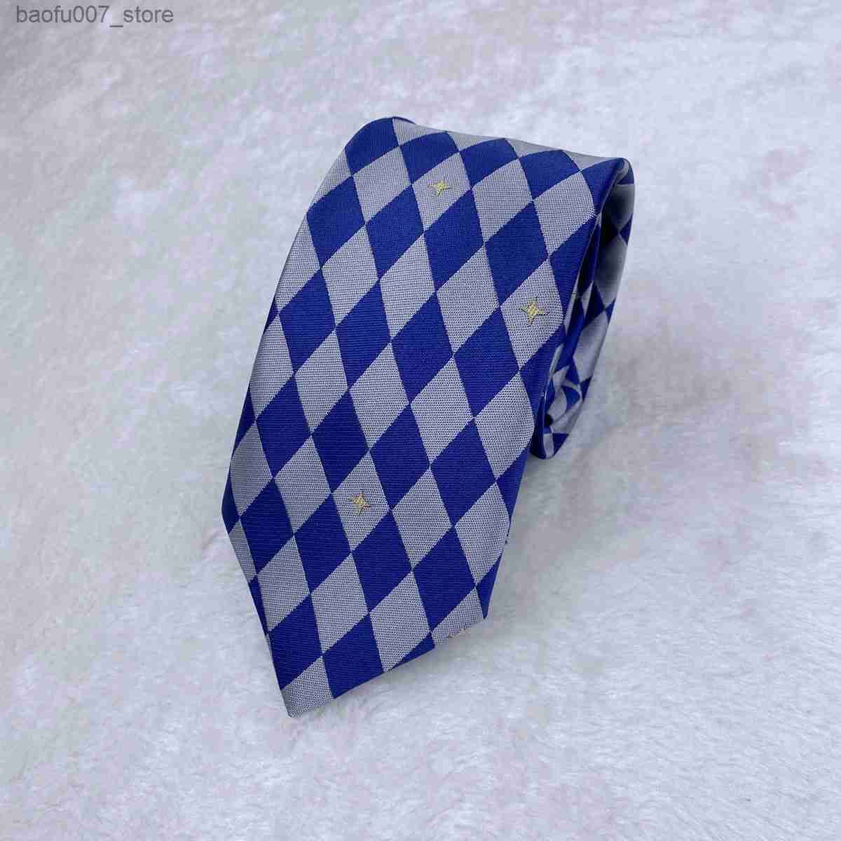Cravate à plaid en diamant bleu gris