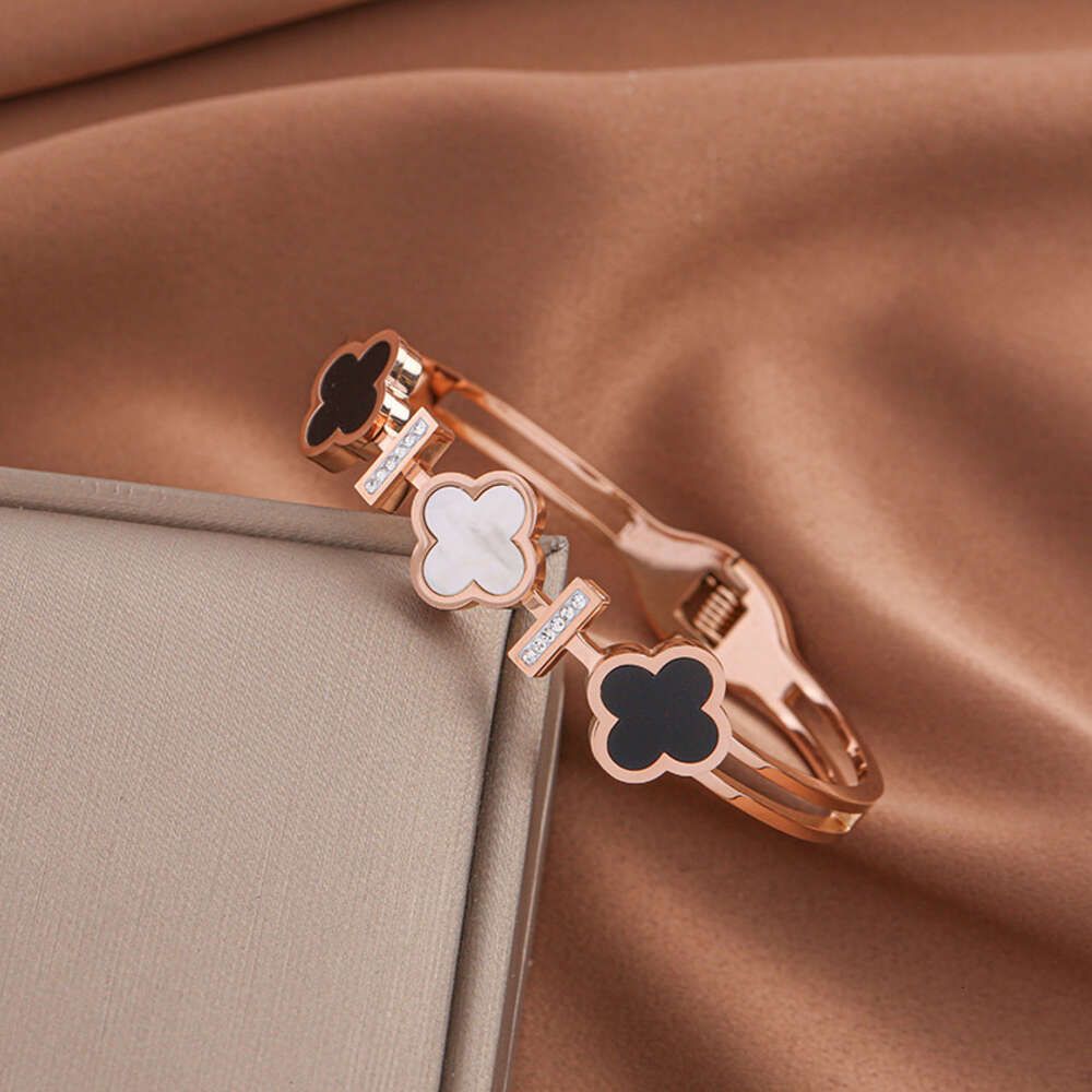 Rose Gold Shell Three Four Leaf Grass