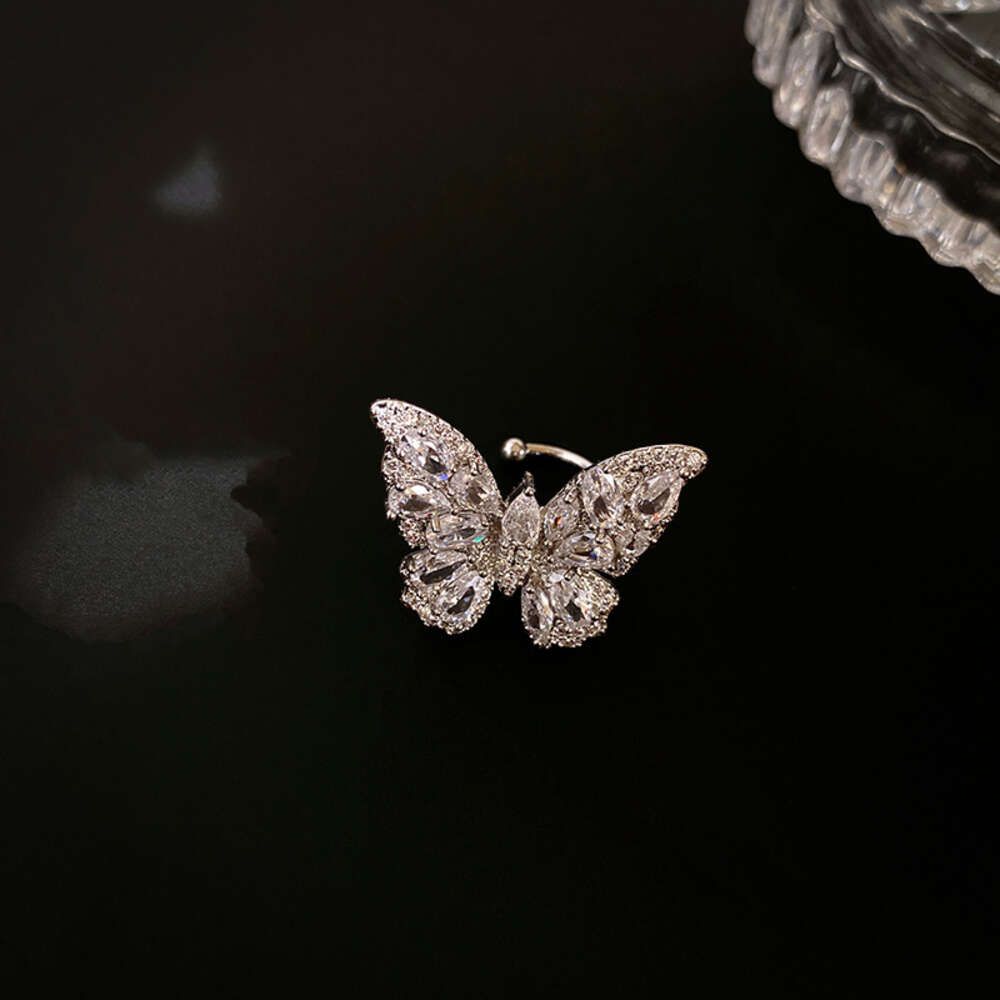 Ear clip - silver (single left ear)