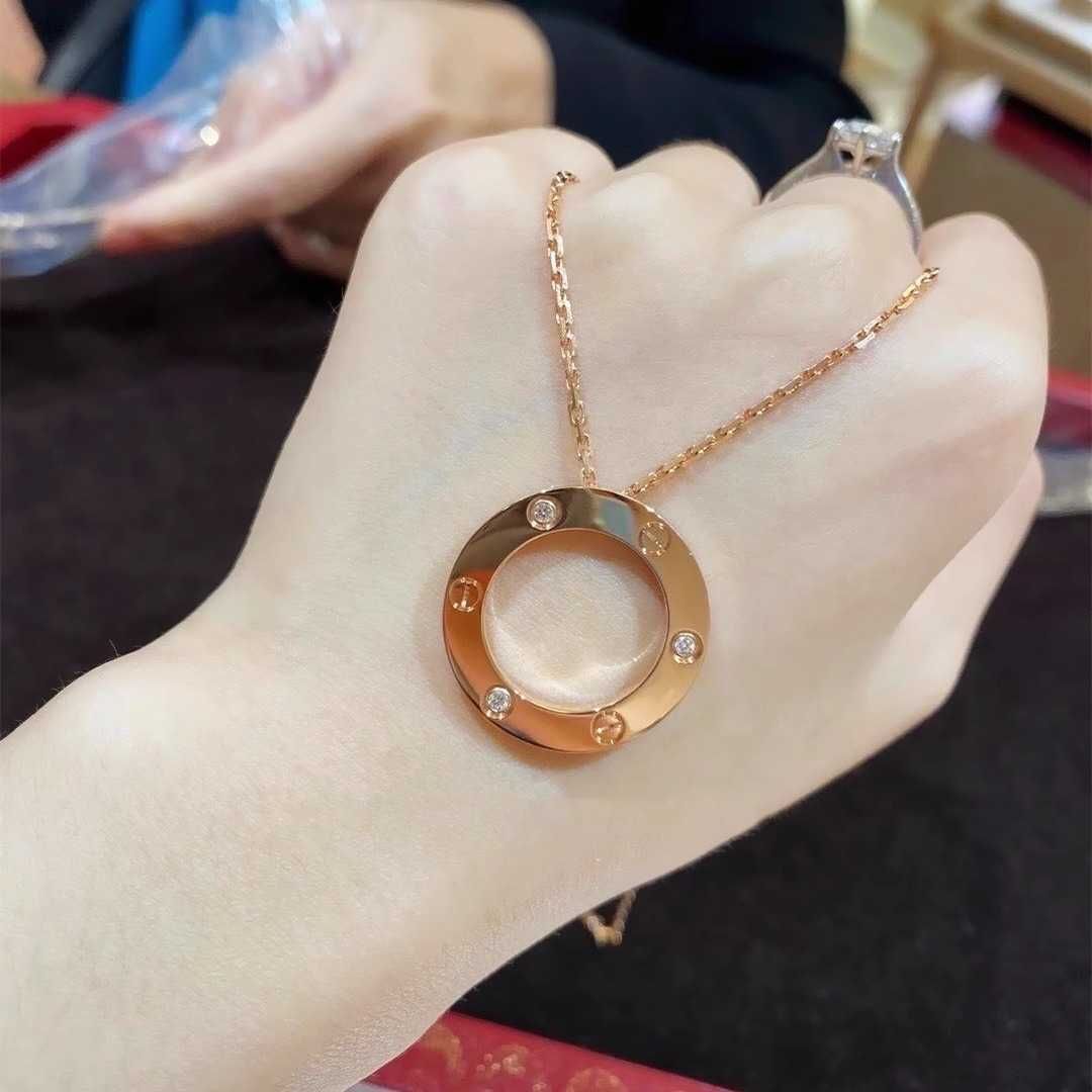 18k Round Cake Necklace with Rose Gold