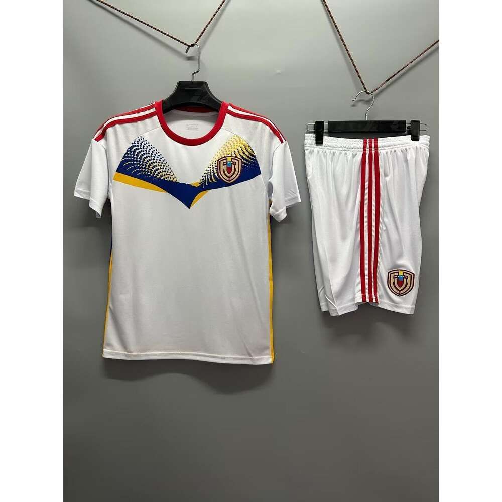 Zuela Away Set