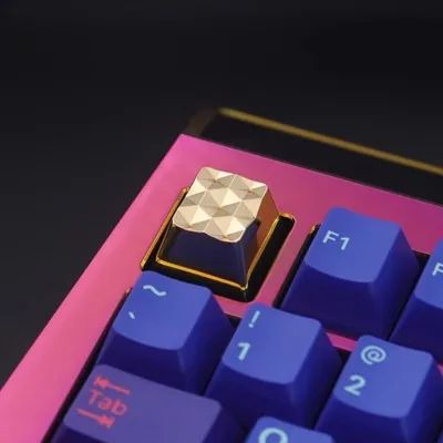 Color:gold prism