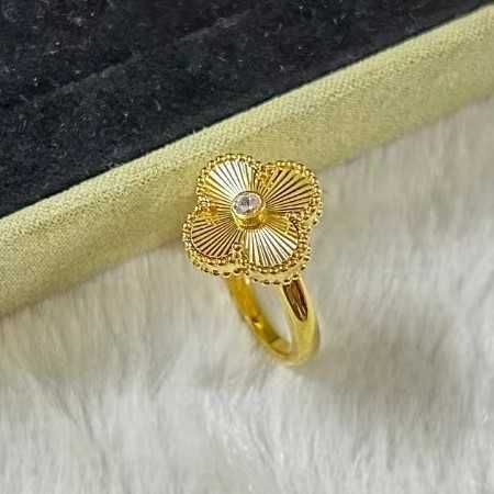 Золотое лазерное бриллиантовое кольцо