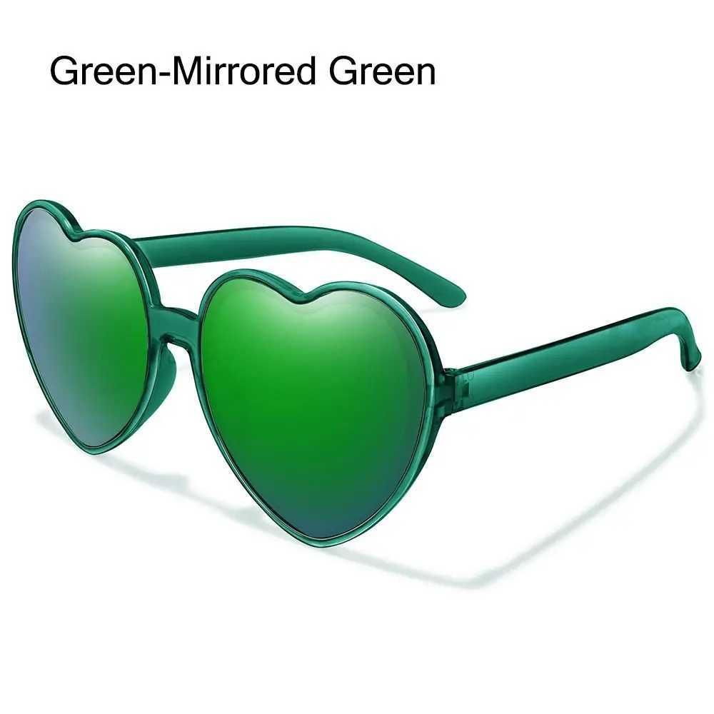 Greenmirrored Green