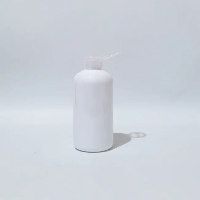 Bottiglia di plastica bianca trasparente da 250 ml