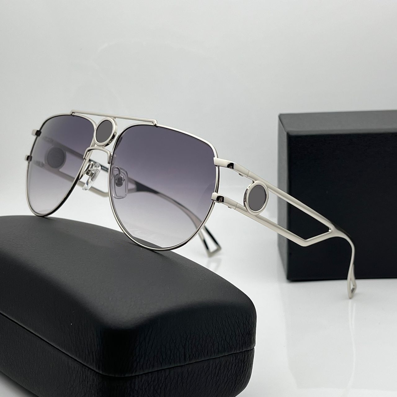 Silver frame gradient grey lens