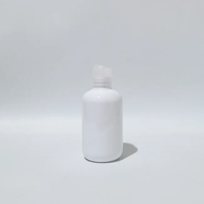 Witte plastic fles van 200 ml, helder