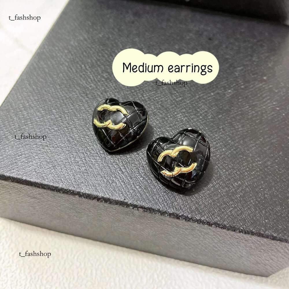 04 Medium earrings