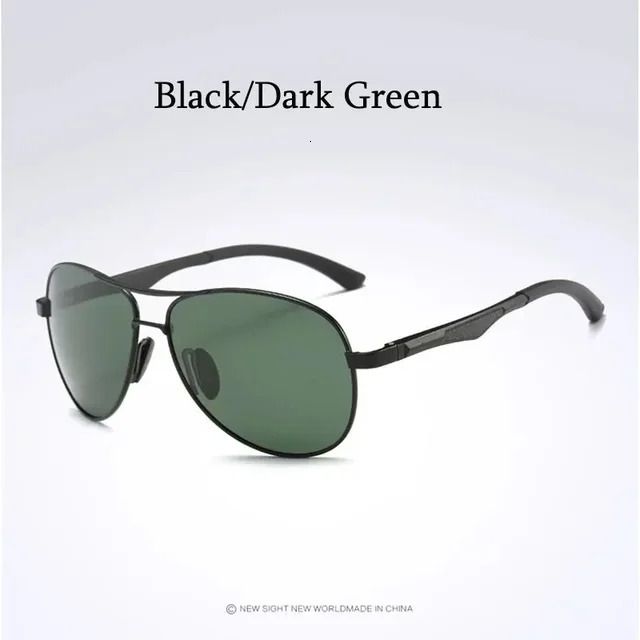 Черный темно -зеленый