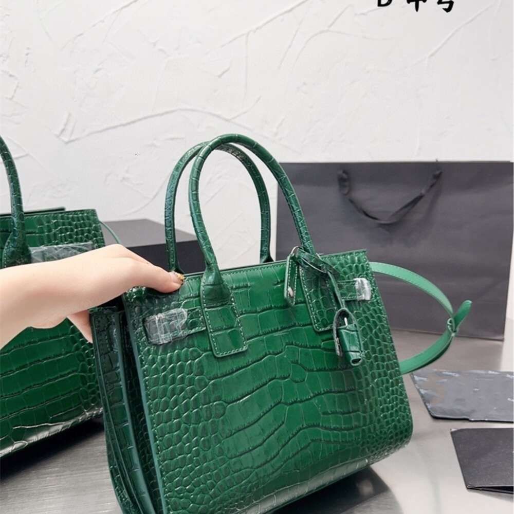 Crocodile Green 26cm