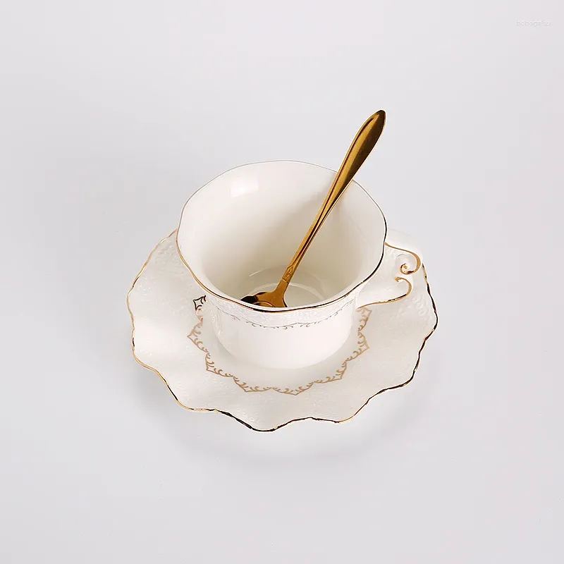 Cup saucer spoon