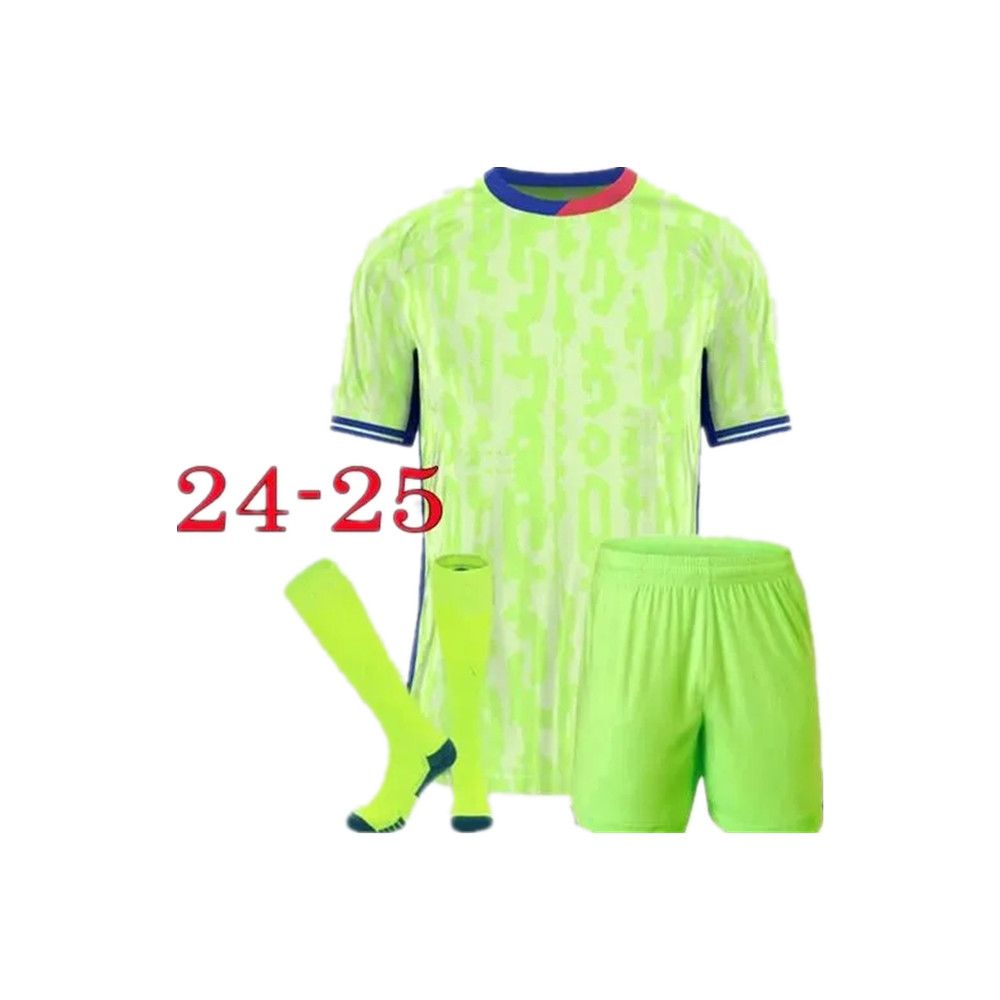 24/25 third Kit