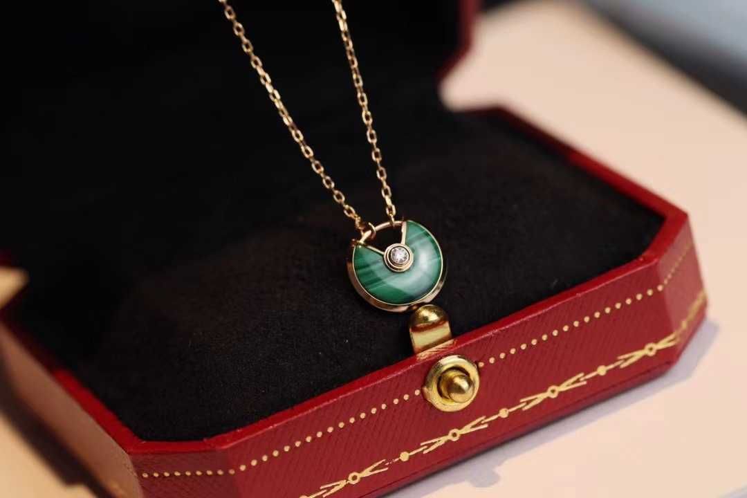 Roségoldgrün -Halskette Amulett