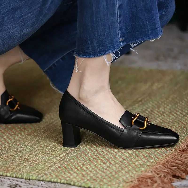 Black (heel 5.5cm)