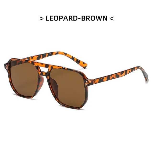 leopardo marrone