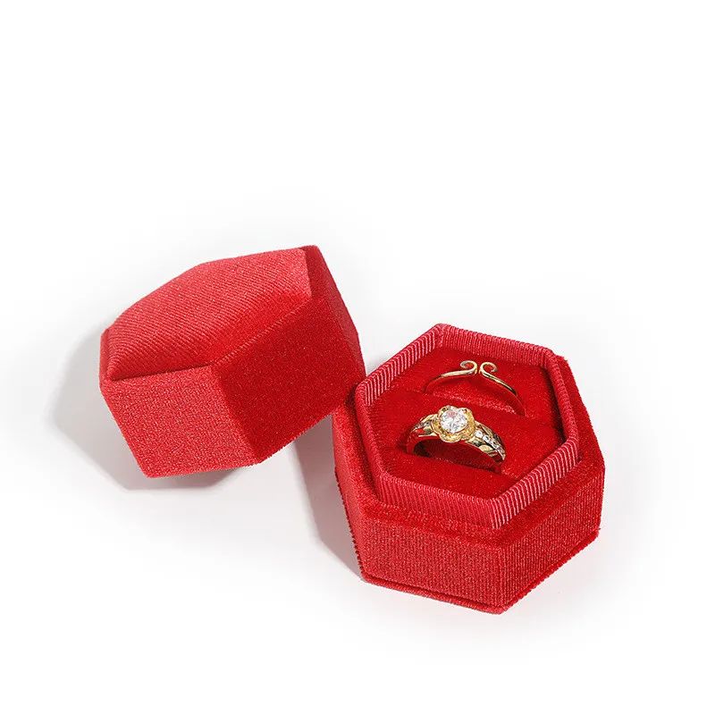 doppia scatola ad anello rosso