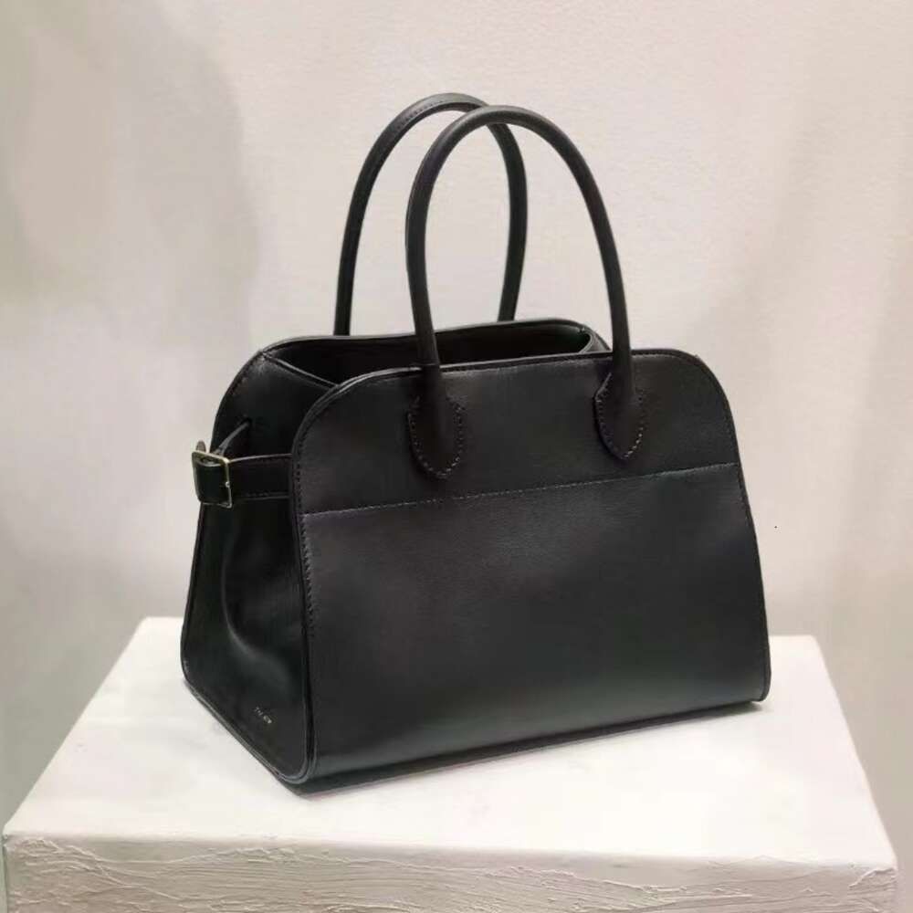 Margaux 10 Plain Black 