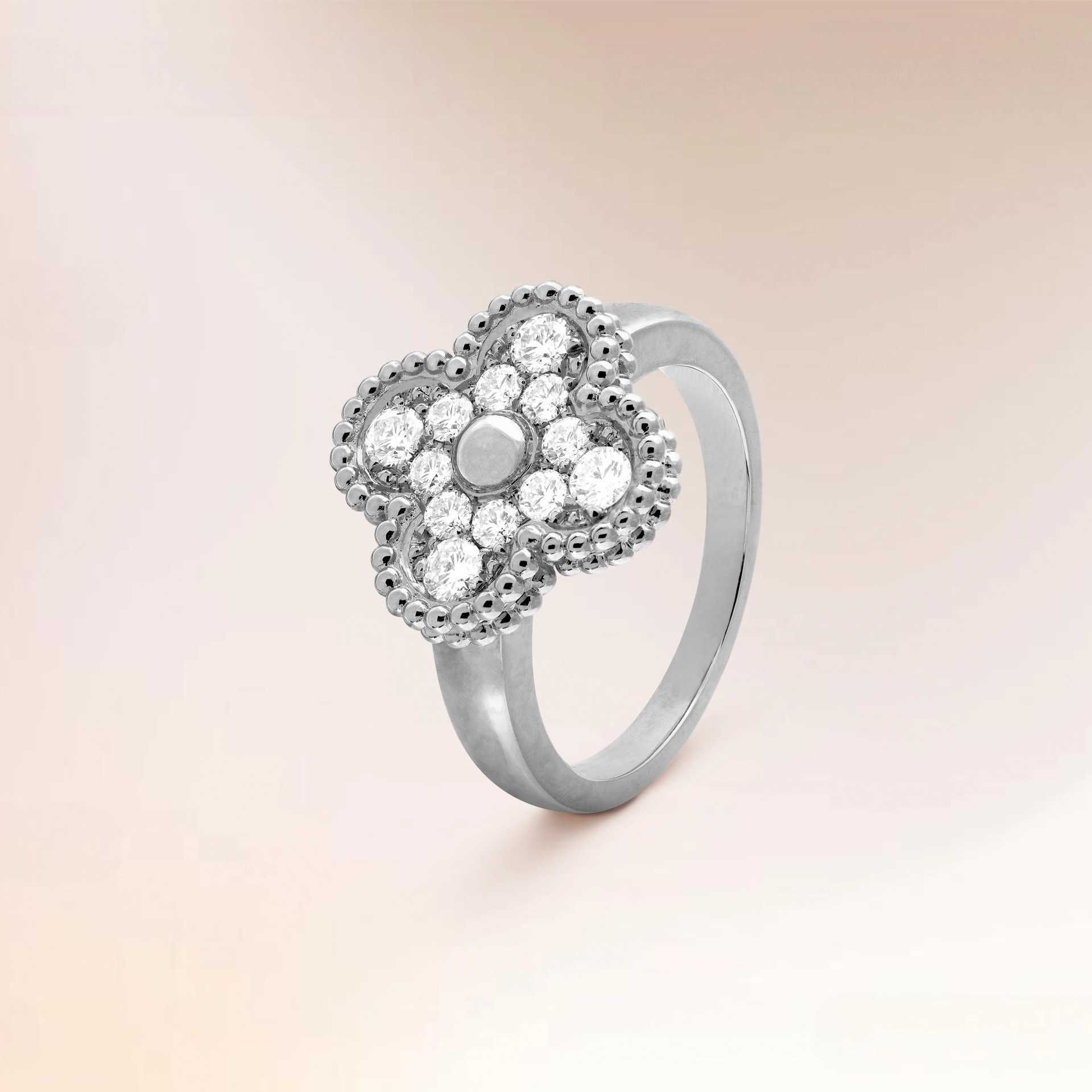 Ring in White Gold with Full Diamond D