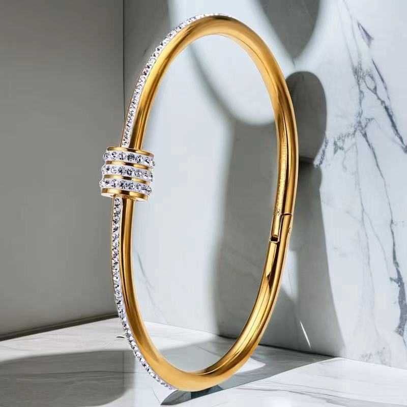 35-e-6 Gold Small Waist Bracelet