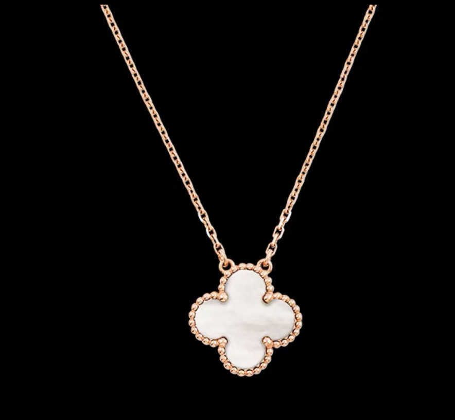 Collier blanc d'or rose