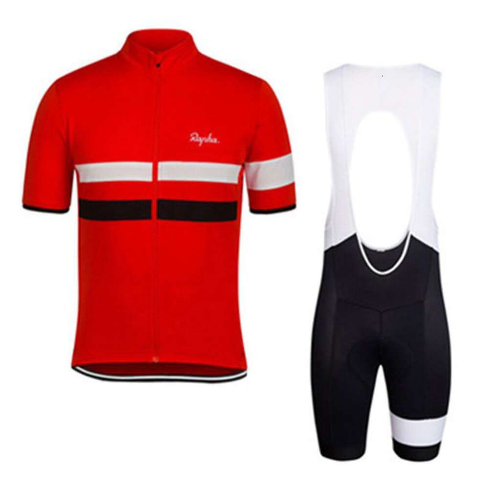 Jersey and bib shorts 08