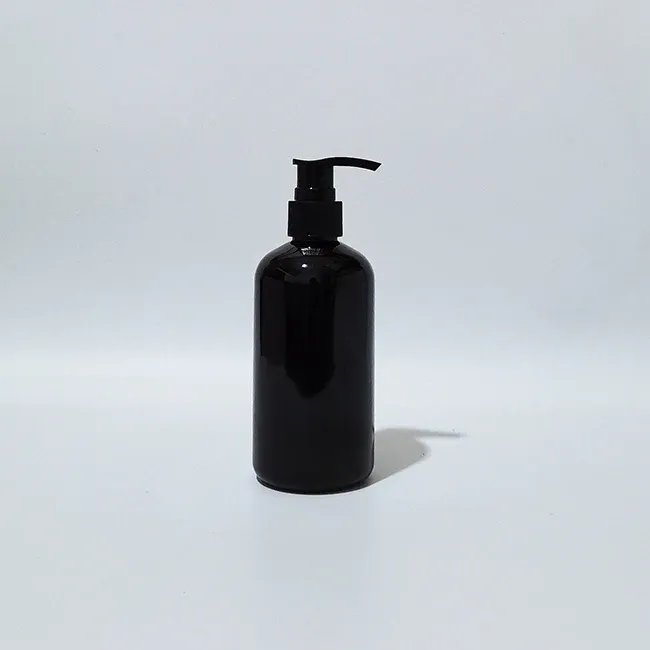 Bouteille noire en plastique de 250 ml noire