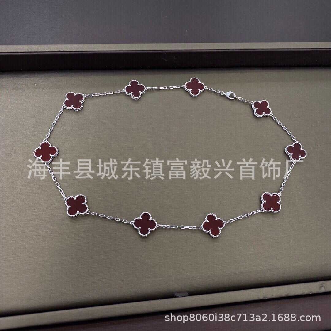 Silberne Halskette aus rotem Achat