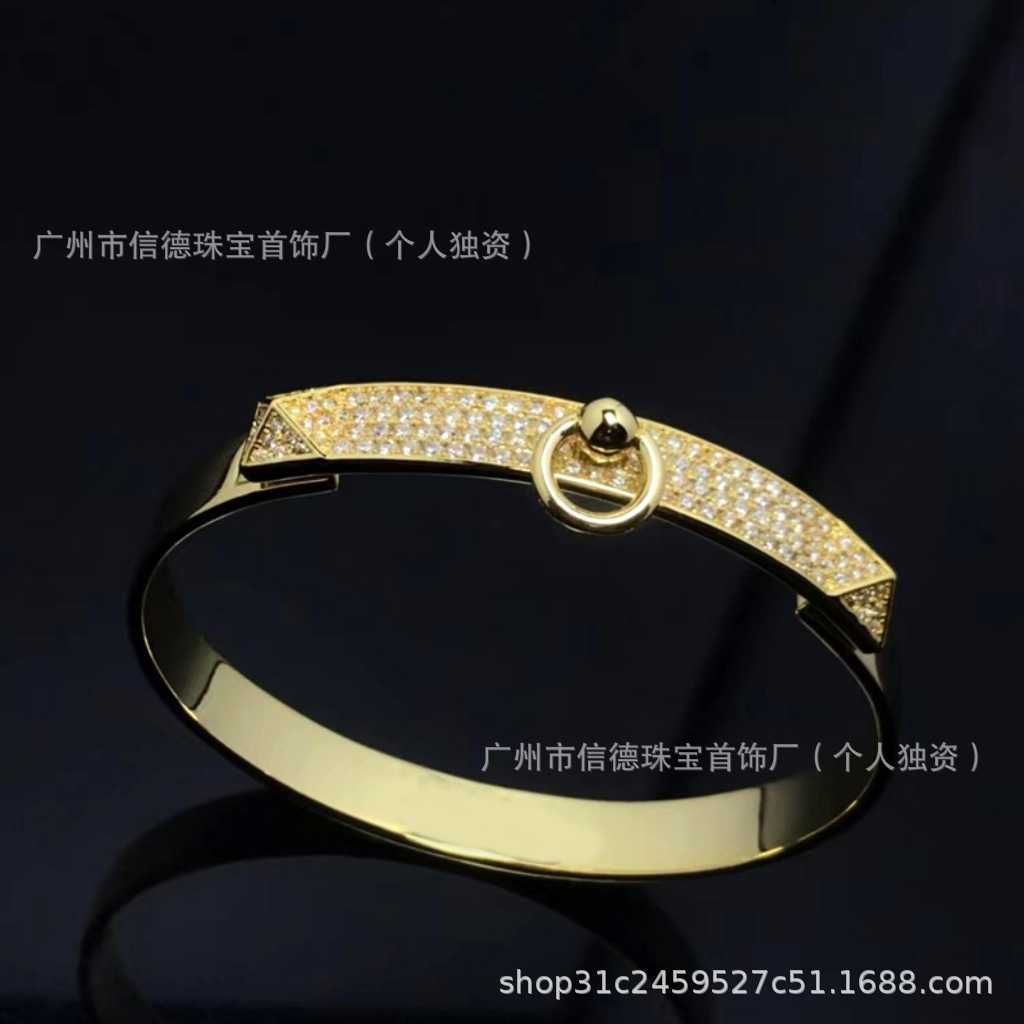 Button Strap Diamond Gold Color-925 Si