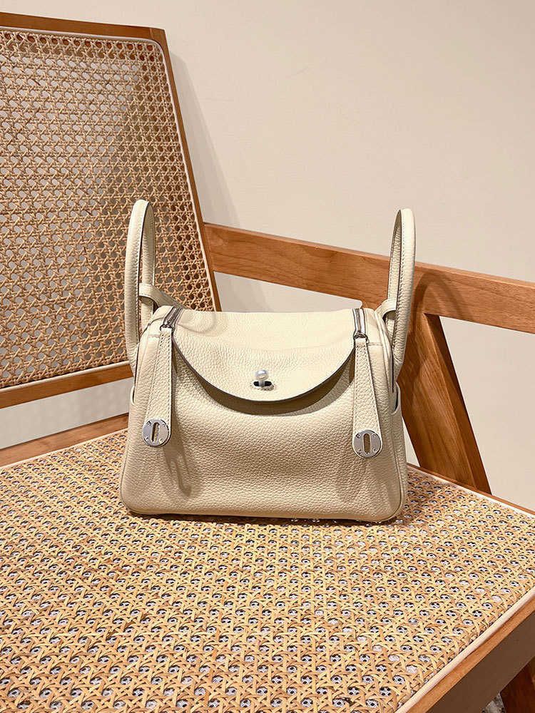 Milkshake White 26cm Top Layer Cowhide