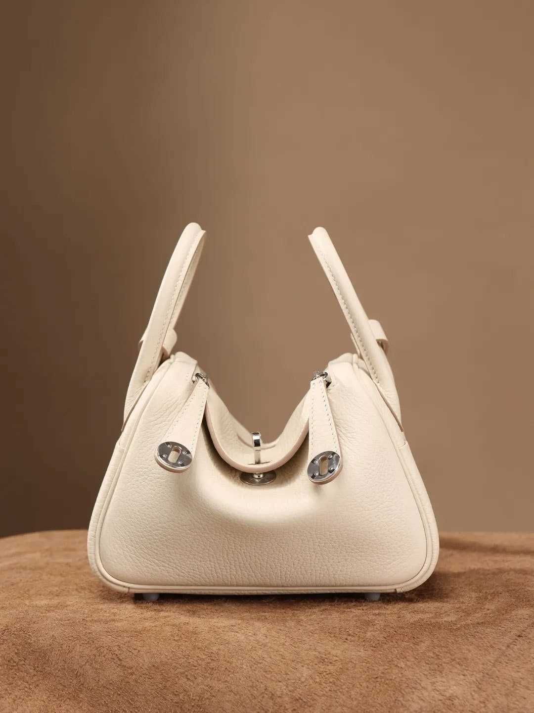 Milk Shake White 26cm (silver Buckle)