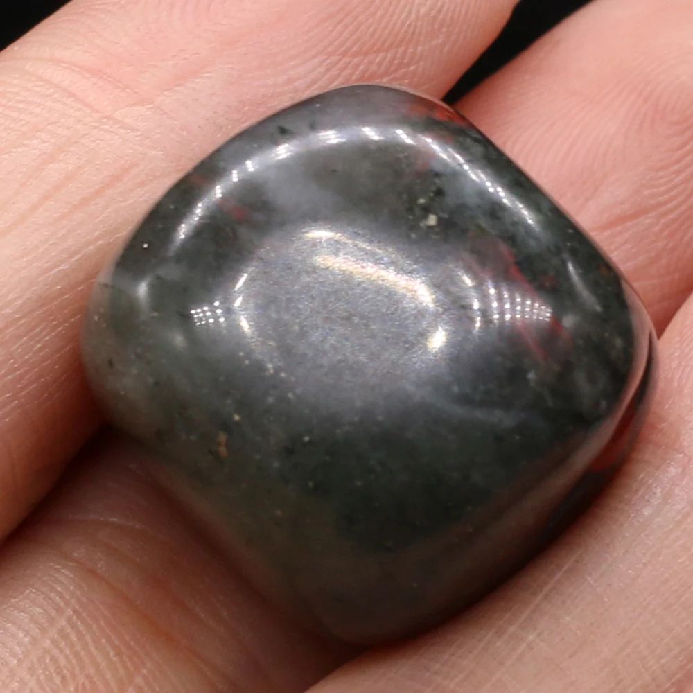 Cor: African Bloodstonesize: 20-30mm